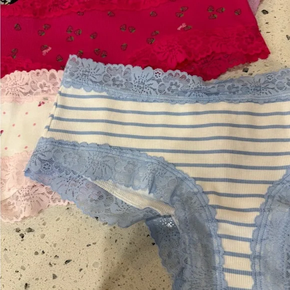 New women’s Sz M, L Lace Trim Cotton Panties Bundle - Picture 7 of 8